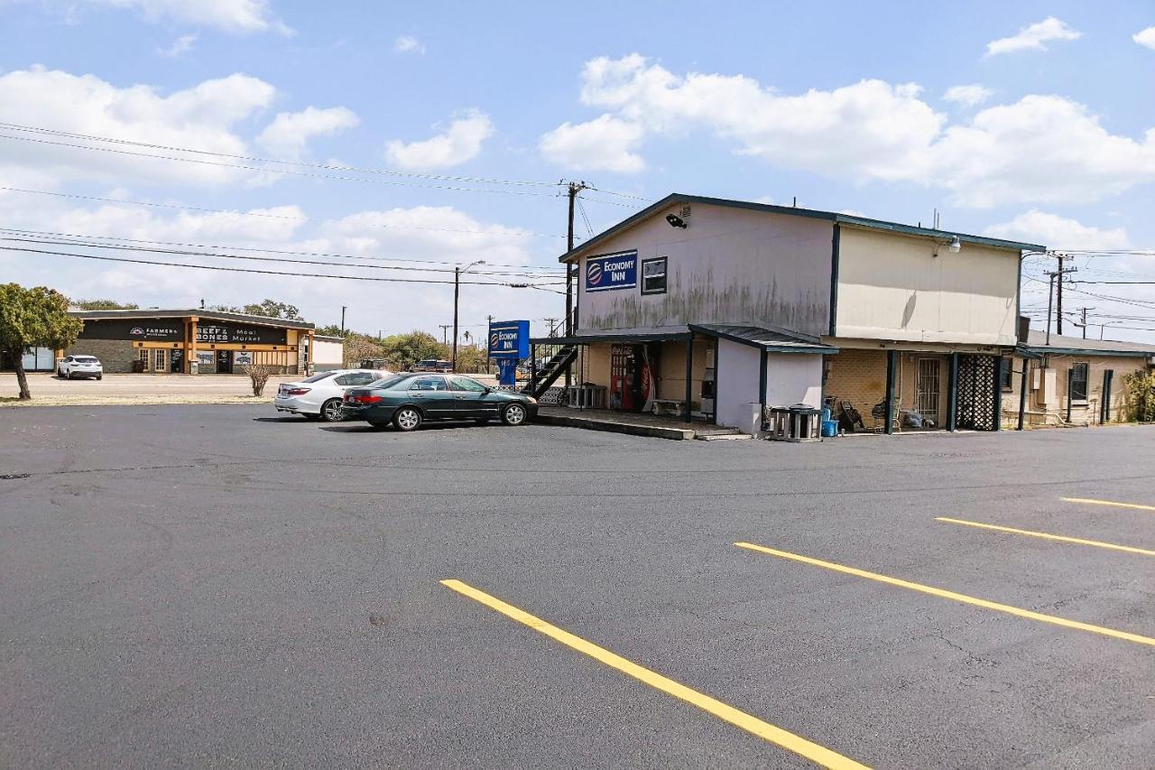 Economy Inn Kingsville Buitenkant foto