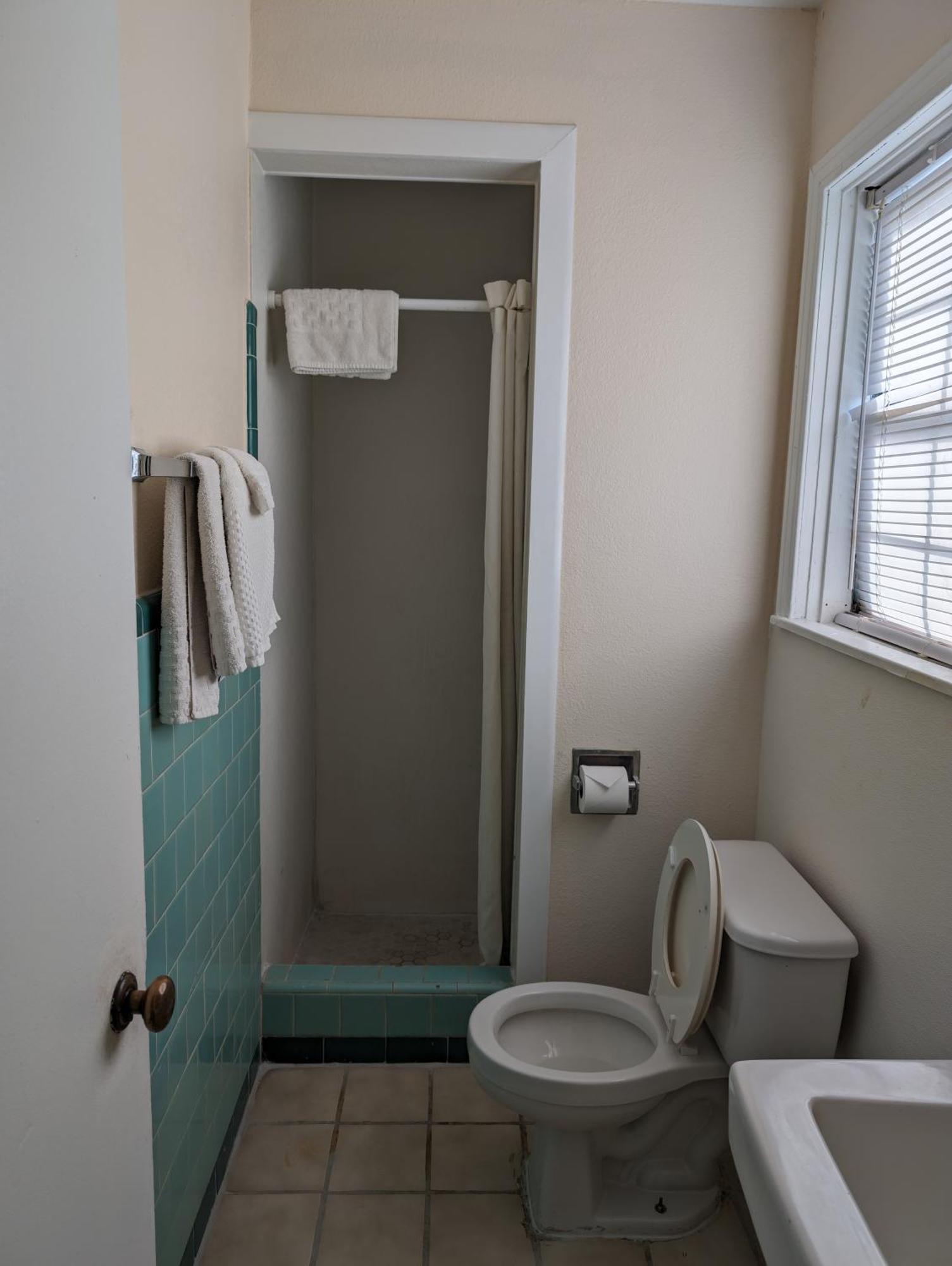 Economy Inn Kingsville Buitenkant foto